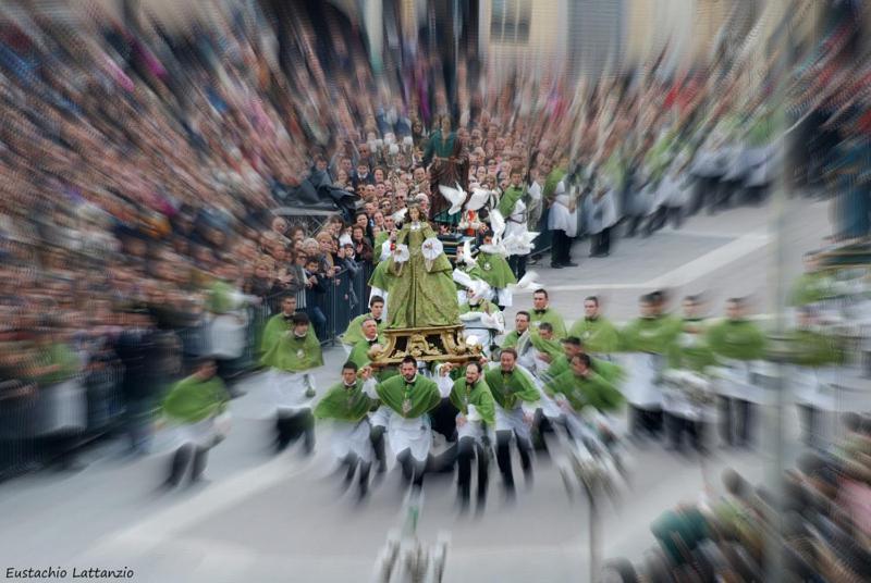 Dietro Piazza Maggiore Sulmona Kültér fotó