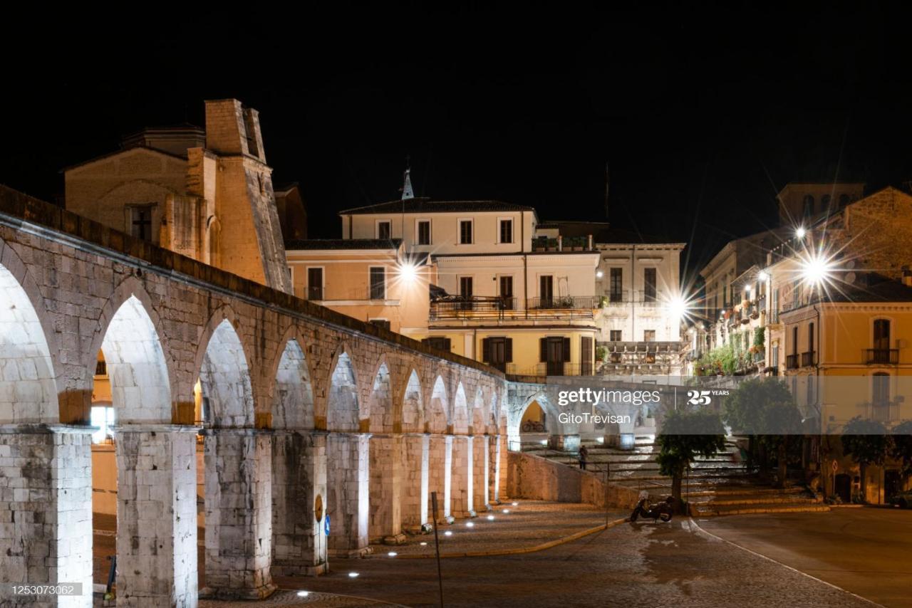 Dietro Piazza Maggiore Sulmona Kültér fotó