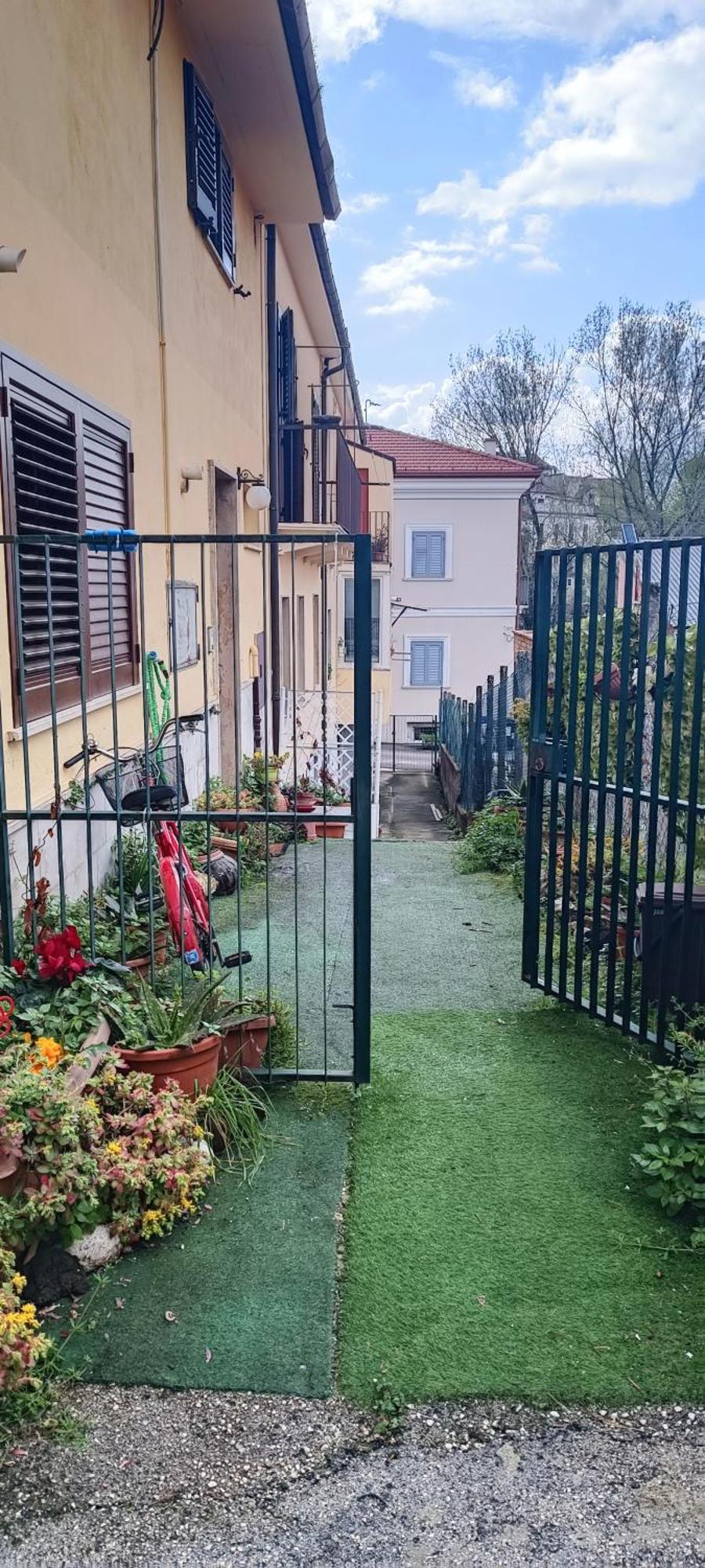 Dietro Piazza Maggiore Sulmona Kültér fotó
