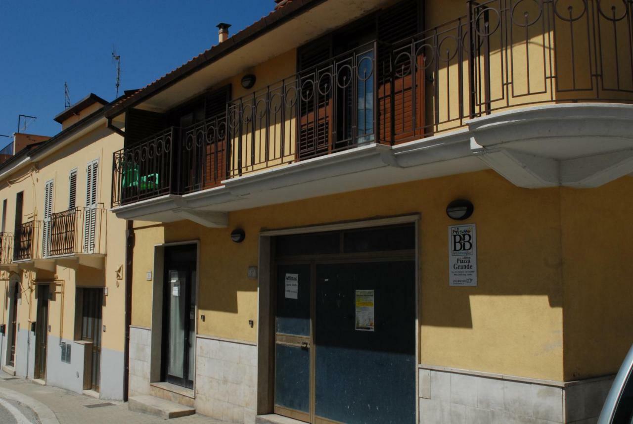 Dietro Piazza Maggiore Sulmona Kültér fotó